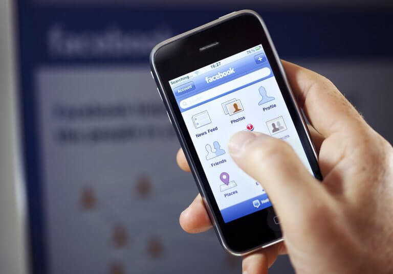 ajouter administrateur compte publicitaire facebook