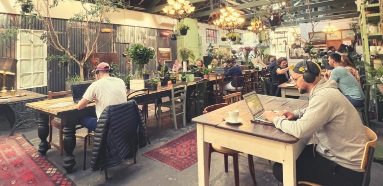 Digital Nomad : bosser dans des cafés ?