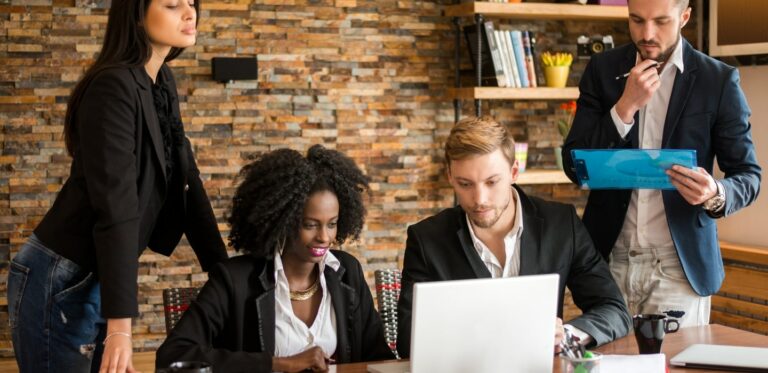 Présentation de l’IA Sparrow, la concurrence à ChatGPT