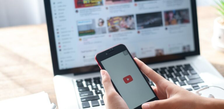 Quel GAFAM est propriétaire de YouTube ?