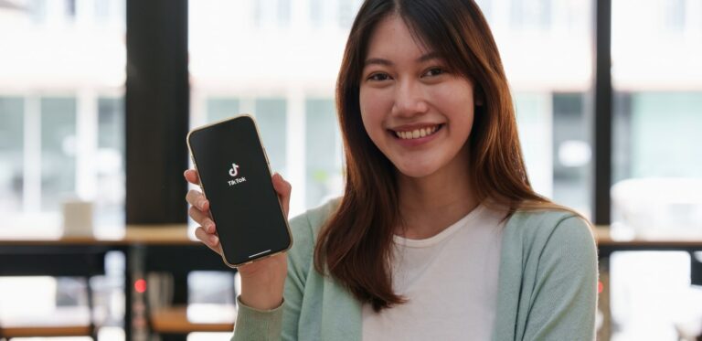 Tiktok se lance aussi dans l'IA