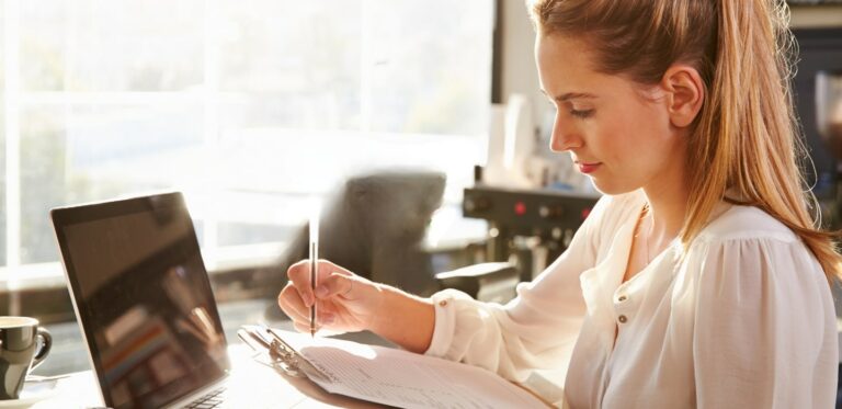 Que doit contenir un calendrier editorial social media ?