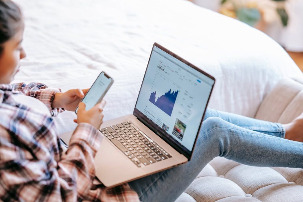 notes calculs et statistique a cote d un pc